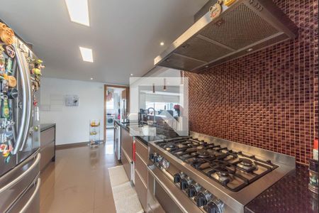 Apartamento à venda com 193m², 3 quartos e 3 vagasCozinha