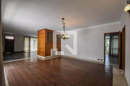 Casa à venda com 4 quartos, 635m² em Jardim Marajoara, São Paulo