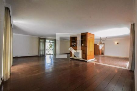Casa à venda com 4 quartos, 635m² em Jardim Marajoara, São Paulo