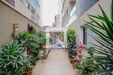 Apartamento à venda com 107m², 2 quartos e 1 vagaÁrea de serviço e quintal