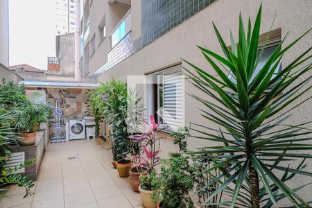 Apartamento à venda com 107m², 2 quartos e 1 vagaÁrea de serviço e quintal