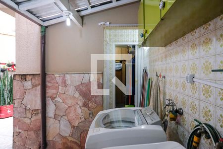 Casa à venda com 305m², 3 quartos e 1 vagaÁrea de serviço