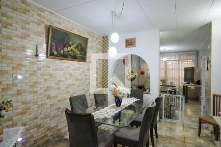 Casa à venda com 305m², 3 quartos e 1 vagaSala de jantar
