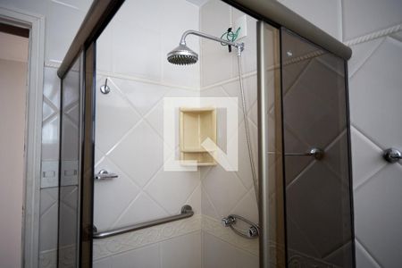 Apartamento à venda com 130m², 3 quartos e 1 vaga Apartamento à venda com 130m², 3 quartos e 1 vagaBanheiro 2