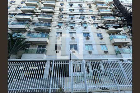 Apartamento para alugar com 64m², 2 quartos e 1 vagaFachada
