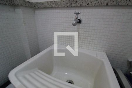 Apartamento à venda com 75m², 2 quartos e 1 vaga Apartamento à venda com 75m², 2 quartos e 1 vagaÁrea de serviço - tanque