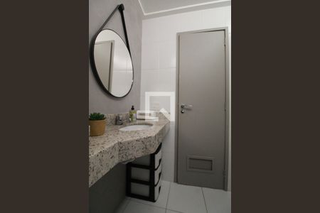Apartamento à venda com 75m², 2 quartos e 1 vaga Apartamento à venda com 75m², 2 quartos e 1 vagaBanheiro social