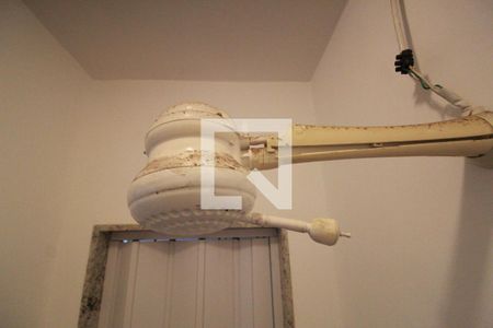 Apartamento à venda com 75m², 2 quartos e 1 vaga Apartamento à venda com 75m², 2 quartos e 1 vagaBanheiro da Área de serviço