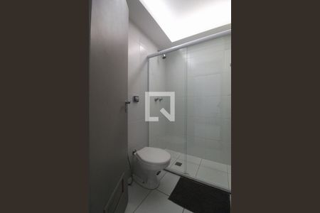 Apartamento à venda com 75m², 2 quartos e 1 vaga Apartamento à venda com 75m², 2 quartos e 1 vagaBanheiro social