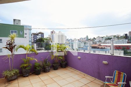 Apartamento à venda com 130m², 2 quartos e 2 vagasCobertura