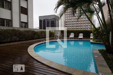Apartamento à venda com 36m², 1 quarto e 1 vaga Apartamento à venda com 36m², 1 quarto e 1 vagaÁrea comum - Piscina