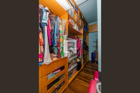 Casa à venda com 420m², 3 quartos e 5 vagasQuarto 1 - Closet