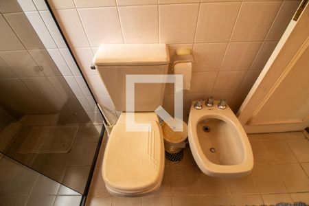 Apartamento à venda com 192m², 4 quartos e 3 vagas Apartamento à venda com 192m², 4 quartos e 3 vagasBanheiro da Suíte 1