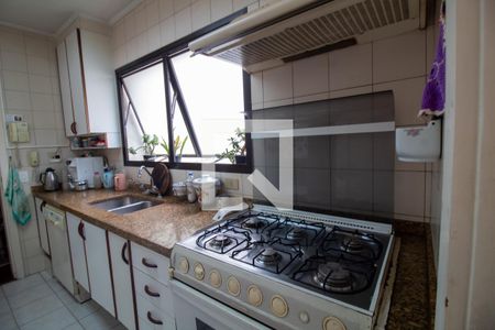 Apartamento à venda com 192m², 4 quartos e 3 vagas Apartamento à venda com 192m², 4 quartos e 3 vagasCozinha