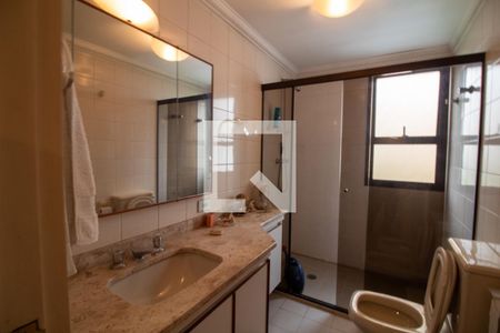 Apartamento à venda com 192m², 4 quartos e 3 vagas Apartamento à venda com 192m², 4 quartos e 3 vagasBanheiro da Suíte 1