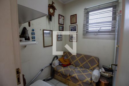 Apartamento à venda com 192m², 4 quartos e 3 vagas Apartamento à venda com 192m², 4 quartos e 3 vagasQuarto de Serviço