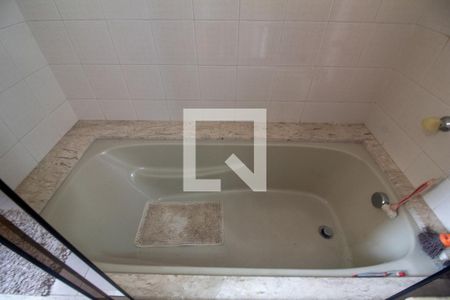 Apartamento à venda com 192m², 4 quartos e 3 vagas Apartamento à venda com 192m², 4 quartos e 3 vagasBanheiro da Suíte 2