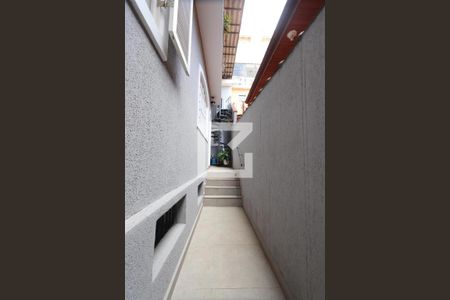 Casa à venda com 110m², 2 quartos e 2 vagasCorredor Lateral