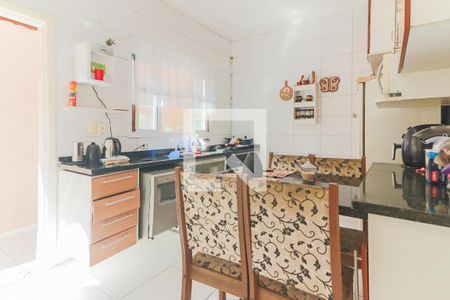 Casa à venda com 200m², 3 quartos e 4 vagas Casa à venda com 200m², 3 quartos e 4 vagasCozinha