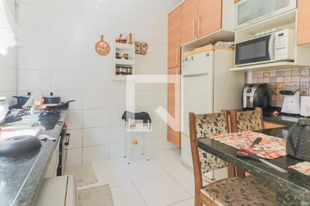 Casa à venda com 200m², 3 quartos e 4 vagas Casa à venda com 200m², 3 quartos e 4 vagasCozinha
