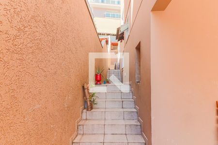 Casa à venda com 200m², 3 quartos e 4 vagas Casa à venda com 200m², 3 quartos e 4 vagasCorredor