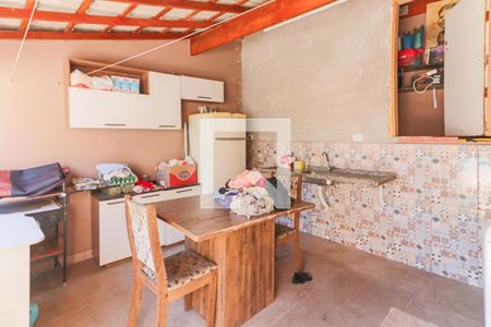 Casa à venda com 200m², 3 quartos e 4 vagas Casa à venda com 200m², 3 quartos e 4 vagasLavanderia