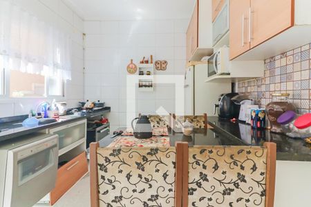 Casa à venda com 200m², 3 quartos e 4 vagas Casa à venda com 200m², 3 quartos e 4 vagasCozinha
