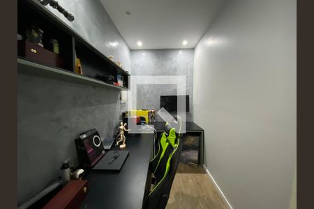 Casa à venda com 500m², 4 quartos e 4 vagas Casa à venda com 500m², 4 quartos e 4 vagasEscritório