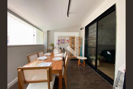 Casa à venda com 500m², 4 quartos e 4 vagas Casa à venda com 500m², 4 quartos e 4 vagasCozinha