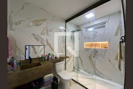 Casa à venda com 500m², 4 quartos e 4 vagas Casa à venda com 500m², 4 quartos e 4 vagasBanheiro Social