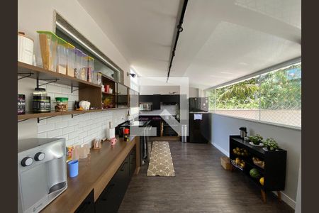 Casa à venda com 500m², 4 quartos e 4 vagas Casa à venda com 500m², 4 quartos e 4 vagasCozinha