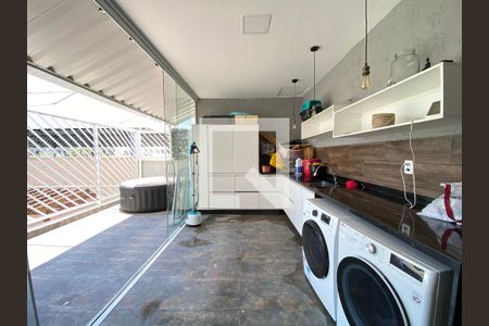 Casa à venda com 500m², 4 quartos e 4 vagas Casa à venda com 500m², 4 quartos e 4 vagasÁrea de Serviço