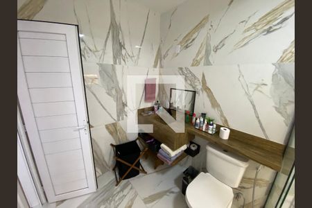 Casa à venda com 500m², 4 quartos e 4 vagas Casa à venda com 500m², 4 quartos e 4 vagasBanheiro Social