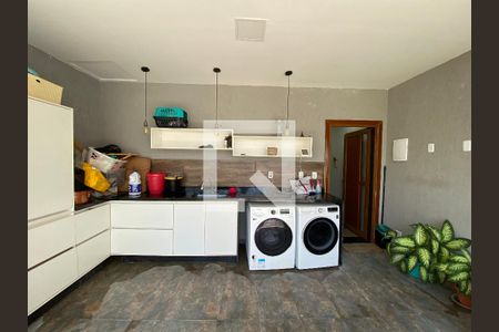 Casa à venda com 500m², 4 quartos e 4 vagas Casa à venda com 500m², 4 quartos e 4 vagasBanheiro de serviço