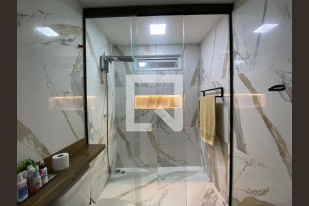 Casa à venda com 500m², 4 quartos e 4 vagas Casa à venda com 500m², 4 quartos e 4 vagasBanheiro Social