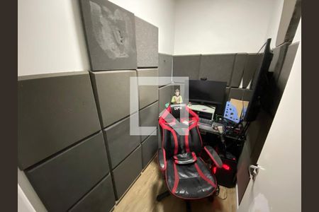 Casa à venda com 500m², 4 quartos e 4 vagas Casa à venda com 500m², 4 quartos e 4 vagasEscritório