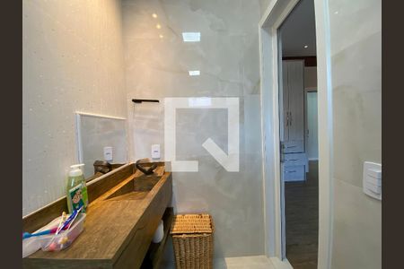 Casa à venda com 500m², 4 quartos e 4 vagas Casa à venda com 500m², 4 quartos e 4 vagasBanheiro do Quarto 2