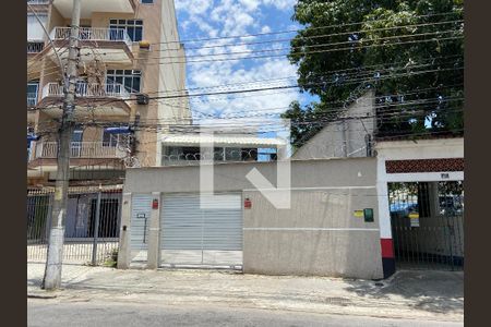Casa à venda com 500m², 4 quartos e 4 vagas Casa à venda com 500m², 4 quartos e 4 vagasFachada