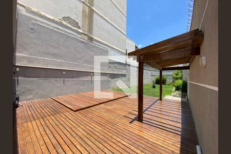 Casa à venda com 500m², 4 quartos e 4 vagas Casa à venda com 500m², 4 quartos e 4 vagasPiscina