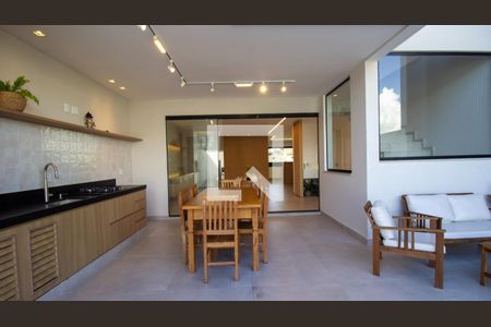 Casa de condomínio à venda com 250m², 4 quartos e 2 vagasÁrea Gourmet