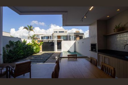 Casa de condomínio à venda com 250m², 4 quartos e 2 vagasÁrea Gourmet