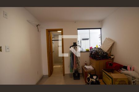 Casa de condomínio à venda com 250m², 4 quartos e 2 vagasSuíte 4