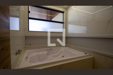 Casa de condomínio à venda com 250m², 4 quartos e 2 vagasBanheiro da Suíte 3