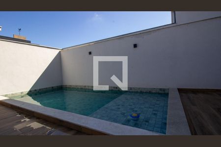 Casa de condomínio à venda com 250m², 4 quartos e 2 vagasQuintal