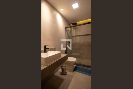 Casa de condomínio à venda com 250m², 4 quartos e 2 vagasBanheiro da Suíte 1