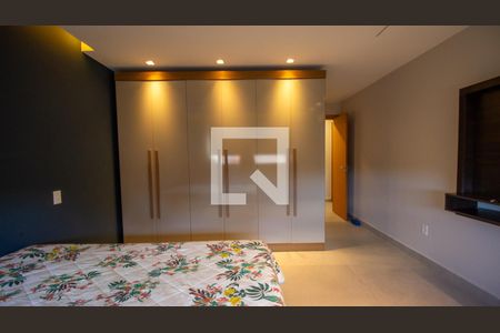 Casa de condomínio à venda com 250m², 4 quartos e 2 vagasSuíte 1