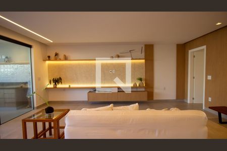 Sala de casa de condomínio à venda com 4 quartos, 250m² em Vargem Pequena, Rio de Janeiro