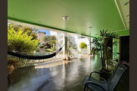 Casa para alugar com 500m², 4 quartos e 5 vagasVaranda