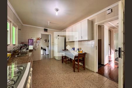 Casa para alugar com 500m², 4 quartos e 5 vagasCozinha