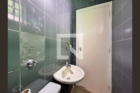 Casa para alugar com 500m², 4 quartos e 5 vagasBanheiro 1